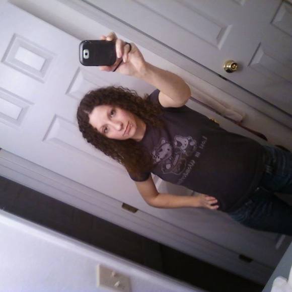 Meet your Posher, Andrea - Picture 1 of 1